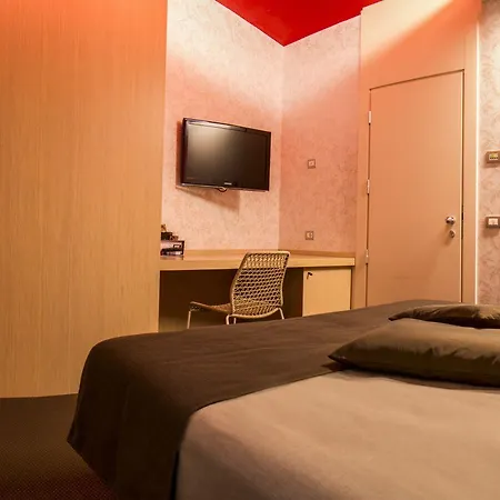 Pineta Eco - Private Parking 4*