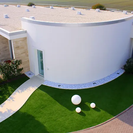 Pineta Монсано