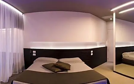 Pineta Eco - Private Parking Hotell