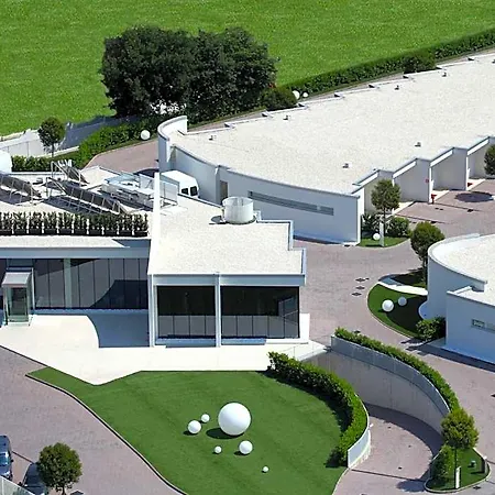 Pineta Eco - Private Parking 4*